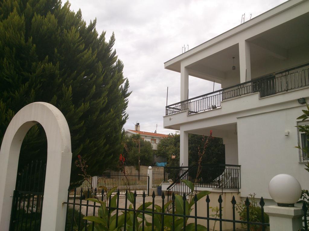 Kalaitzis Apartments Kalyves Polygyrou Екстериор снимка